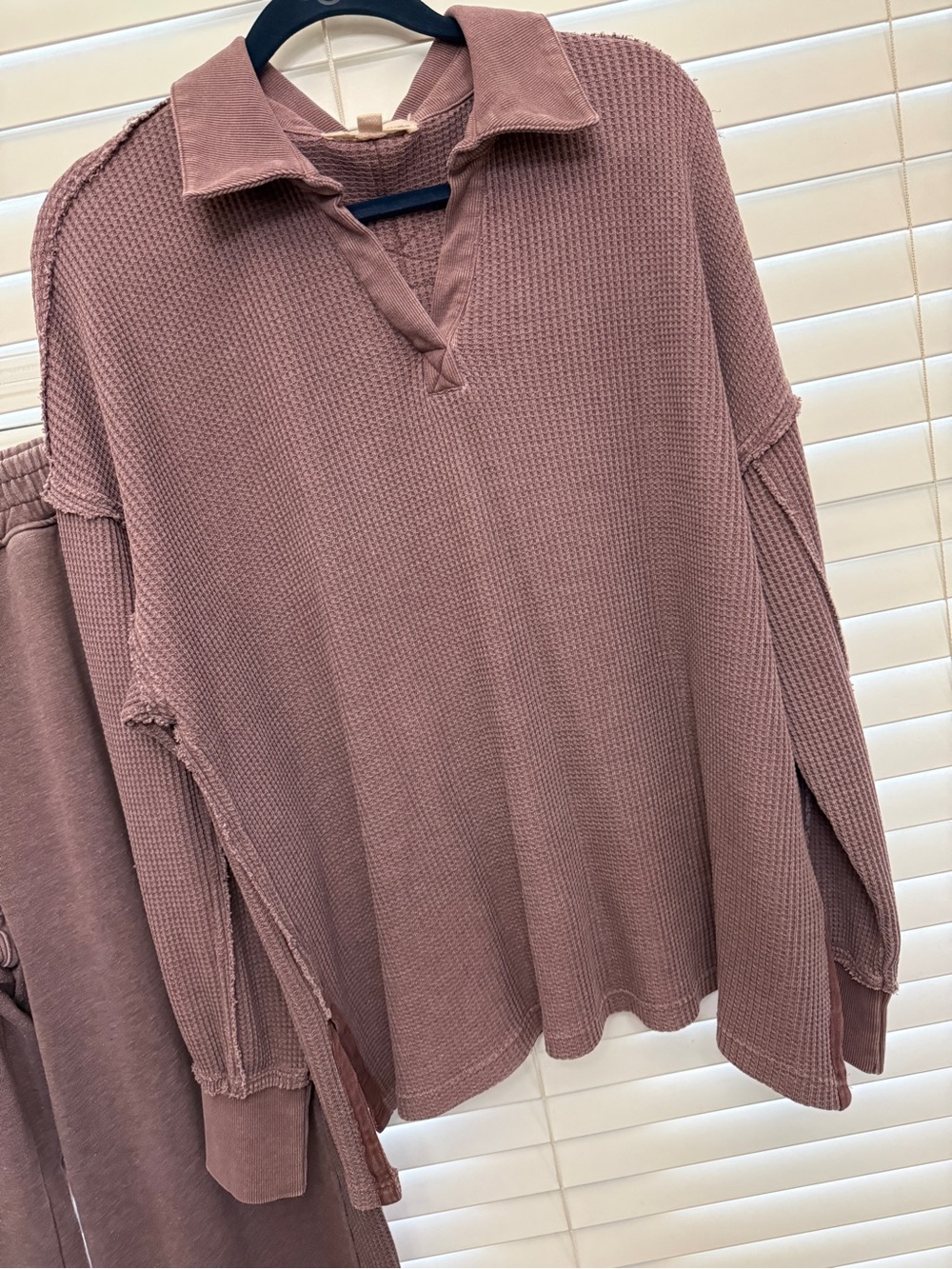 Rae-Mode Amazingly Soft Waffle-Knit Lounge Joggers & Matching Top in Dusty Mauve - Picture 3 of 10